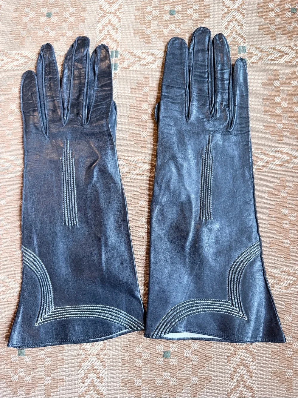 Vintage Meyers Make Black Leather Gloves Made in USA Women’s Size 7½